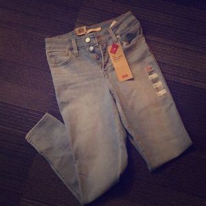 NWT Levi’s High Rise Skinny Ankle Jeans